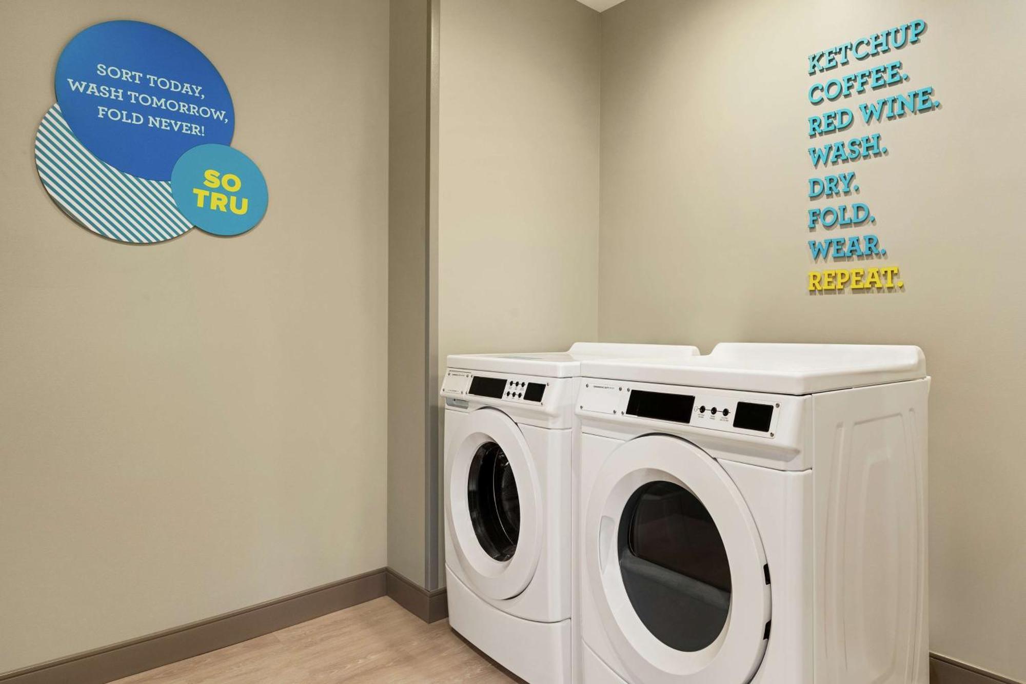 Tru By Hilton Florence I-95 Ngoại thất bức ảnh